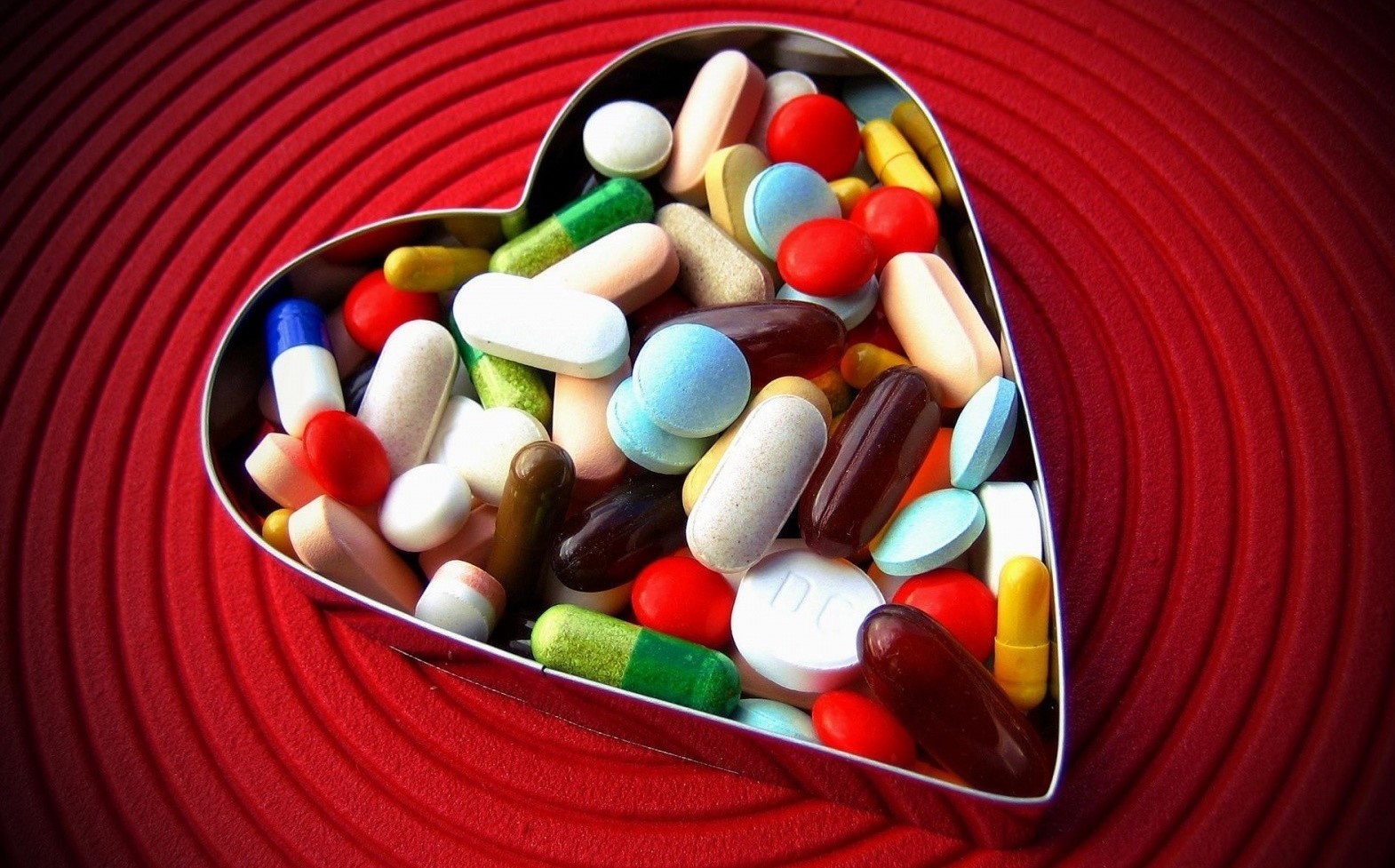 таблетки в сердечке